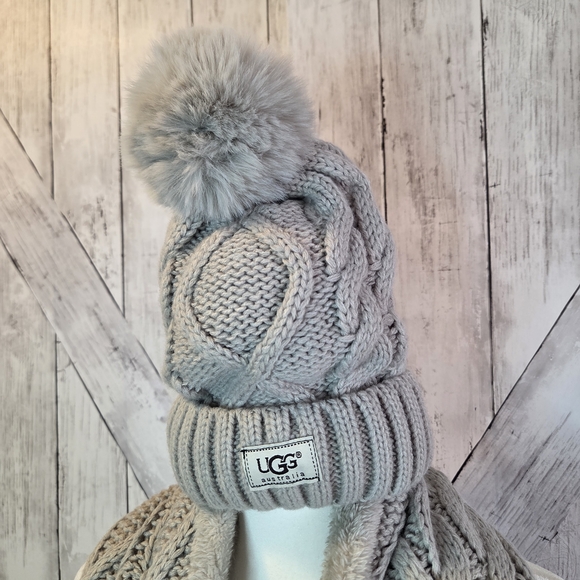 UGG Cream Cable Knit Beanie and Scarf Set - Picture 3 of 6